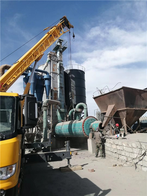 鹤壁市设备搬运等各类工程项目中，吊车起着关键作用