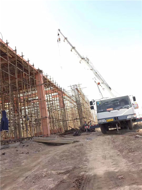 鹤壁市吊车作业的安全注意事项有哪些？