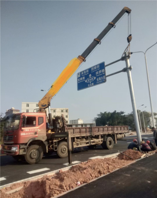 鹤壁市设备吊装租赁吊车要用多大吊车