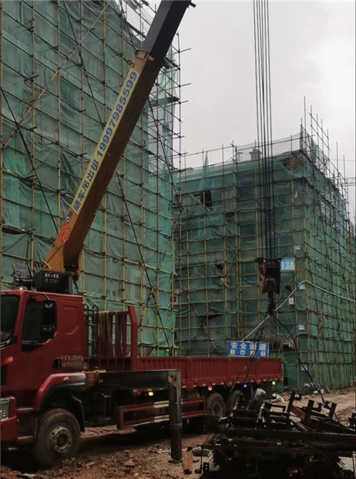鹤壁市“慢工细活”—— 吊车的 “微动控制” 技术